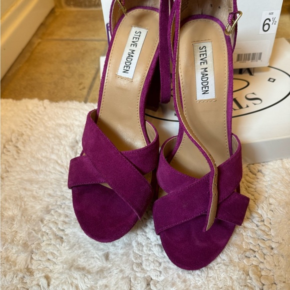 Steve Madden magenta suede strappy heels. - Picture 5 of 5